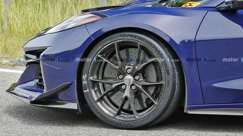 Corvette 'Zora' dalam Kamuflase Terlihat seperti ZR1