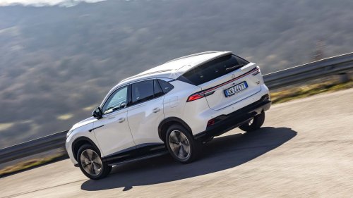 Omoda 7 vs MG HS, comparación entre SUV híbridos chinos