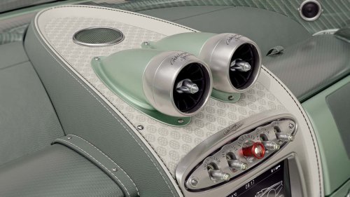 Pagani Huayra Codalunga Kehilangan Atap dan Bertransmisi Manual