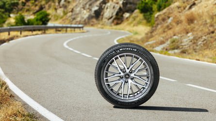 Michelin présente deux nouveaux pneus ultra-performants