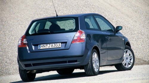 Fiat, Fiat Stilo (2001-2008): Golf-Gegner und Milliardengrab