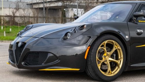 769 kg y 335 CV: la prueba del Alfa Romeo 4C más especial de la historia