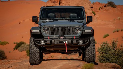 Jeep Driver Goes to Florida Target. Then She Sees One of Those Red Balls On the Loose, Wreaking Havoc In the Parking Lot