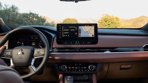 Woman Says Mitsubishi Outlander Has Features You Likely Don't Know About. Now People Are Sharing Experiences