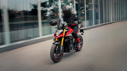 Esta moto india es una copia de la Ducati Hyperstrada