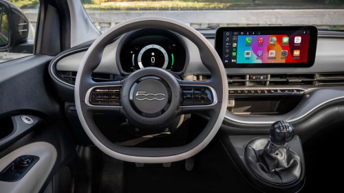 The New Fiat 500 With a Gas Engine Is Never In a Hurry