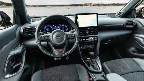 Nuevo Toyota Yaris Cross 2025: oferta SUV, Hybrid Eco, revisiones, garantía WOW
