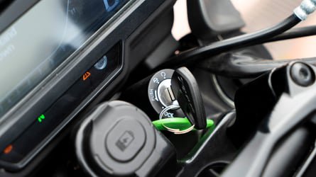 Bajaj Dominar 400 2026, cuando el presupuesto es la clave para tu próxima montura