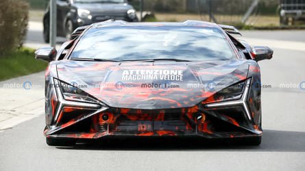 Lamborghini Revuelto SV erwischt: Mehr als 1.100 PS im System?