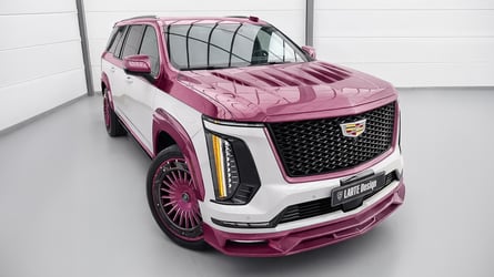 Dieser Cadillac Escalade eskaliert zum pinken Inferno