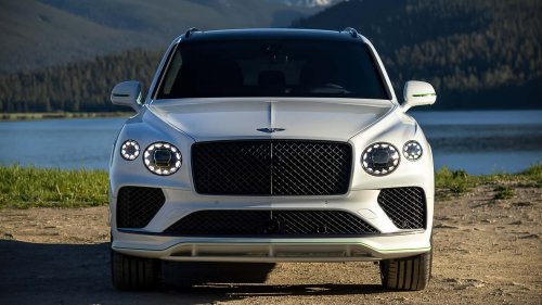 Mercedes, ‘My Mercedes Supposedly Has That': Traffic Light Expert Says Bentleys Can Predict When Lights Change Green. It Works—But How