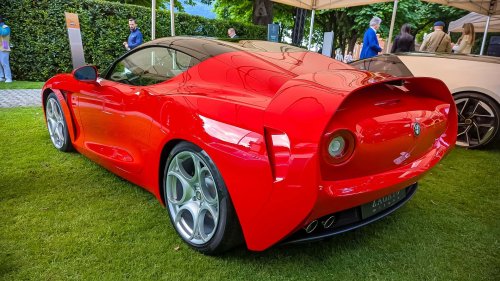 Alfa Romeo 8C Telah Kembali tapi Tidak seperti yang Anda Ingat