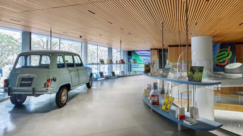 Renault, Renault rouvre son showroom des Champs-Élysées