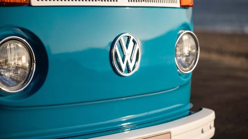 VW restaura la T2 Microbus que sobrevivió a los incendios de California