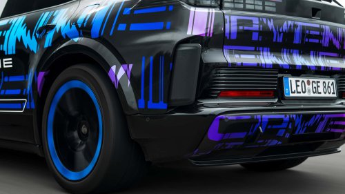 The Porsche Cayenne Electric's Interior Is an Ode to Screens