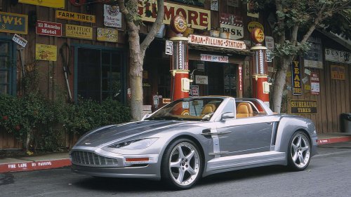 Así era el Aston Martin menos inglés, en la década de 2000