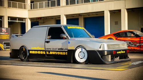 ¿Se convertirá este loco Fiat 126 de Polonia en un coche Hot Wheels?