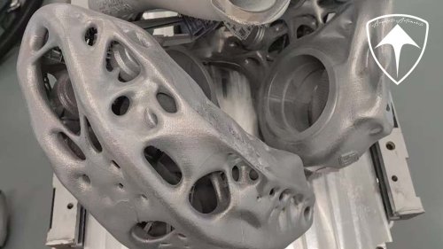 Ferrari, Il existe une nouvelle supercar italienne avec un moteur V12... Et ce n'est pas une Ferrari