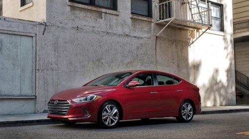 Hyundai, Mom Gets Oil Change For Teen’s 2017 Hyundai Elantra. Then It Burns Through the Oil In Less Than 2 Months