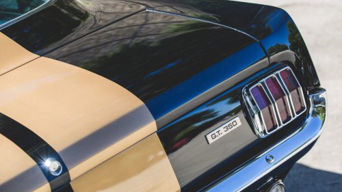 'No Apple CarPlay:' Man’s Ford Doesn't Have Cupholders, a Radio, or a Backseat. Why Won’t He Sell It?