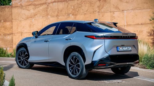 Lexus, a por las 10.000 unidades en 2026