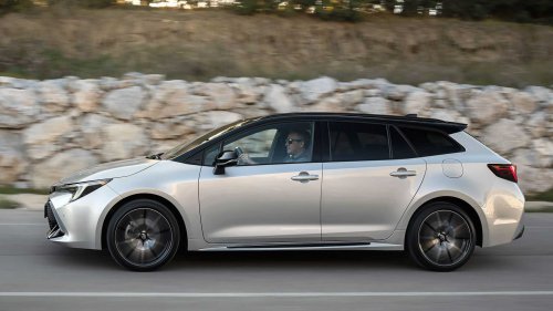 Sólo 4,5 l/100 km y 598 litros de maletero: el mejor Toyota para familias