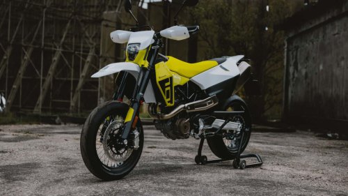 Husqvarna actualiza sus motos 701 de enduro y Supermoto para mejorar el control
