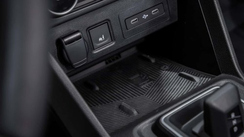Dacia, Dacia Sandero, les changement à l'intérieur et au niveau du coffre avec le restylage