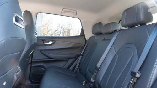 Comparativa híbridos: Omoda 5 SHS-H vs. EBRO s400 HEV