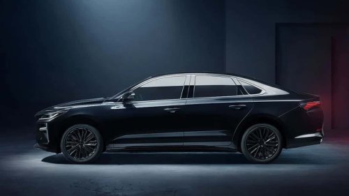 Wolga gibt 2026 Comeback mit Limousine und SUV