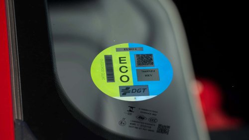 211 CV, híbrido, y desde 19.990 € con descuento, para esta oferta del EBRO s400