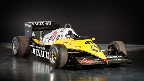 Renault vende 100 'duplicados' de su colección de coches históricos