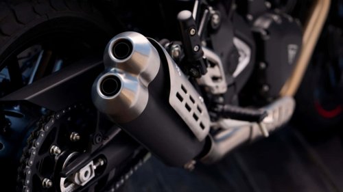 Triumph apunta a las naked de inicio con la Thruxton 400 y la Tracker 400