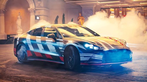 "Eines der verrücktesten Autos, die ich je gefahren bin": F1-Pilot George Russell driftet elektrischen AMG GT