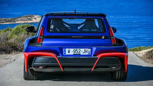 La Renault 5 Turbo 3E a fait ses débuts publics au Tour de Corse historique