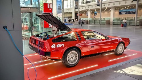 Este DeLorean DMC-12 impoluto está para 'regresar al futuro'