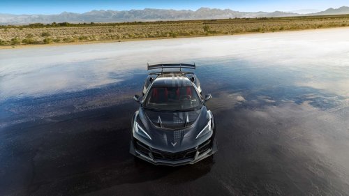 Chevrolet, Chevrolet Celebrates America's Birthday With Special Stars and Stripes Graphics