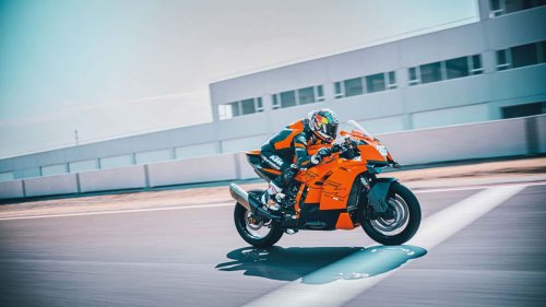 La nueva superbike de KTM ya está aquí y tiene la aprobación de Pedrosa