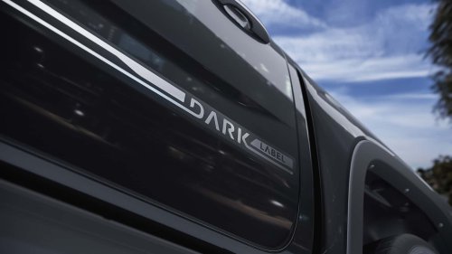VW Amarok Dark Label: Ein Pick-up sieht schwarz