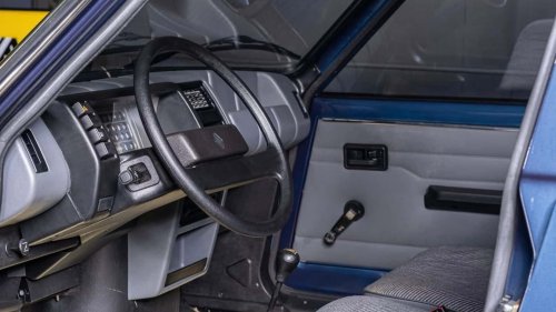 Precio entre 5.000 y 10.000 € para este Renault 5 clásico que se abandonó estando nuevo