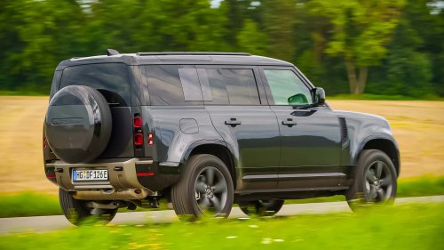 Land Rover Defender P300e im Test: Sanftmütiger Offroad-Gigant