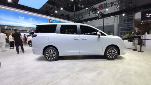 À quoi ressemble le monospace électrique le moins cher de Chine ?