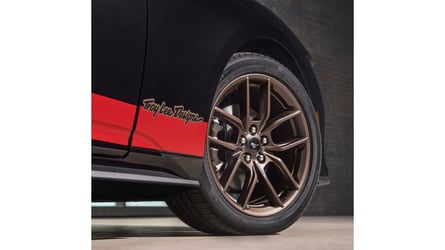 El Ford Mustang EcoBoost recibe un paquete de mejoras retro con llantas de bronce