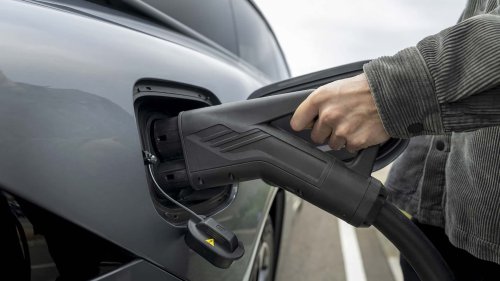 Al volante del Xpeng P7+ 2026, una berlina eléctrica oriental de representación