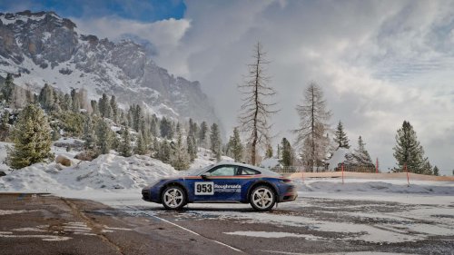 El Porsche 911 Dakar se toma unos días de descanso en los Dolomitas