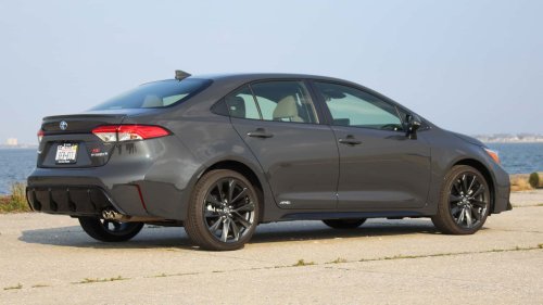 Toyota, Toyota Corolla, The Toyota Corolla And Camry Are Still Selling Great In SUV-Crazy America