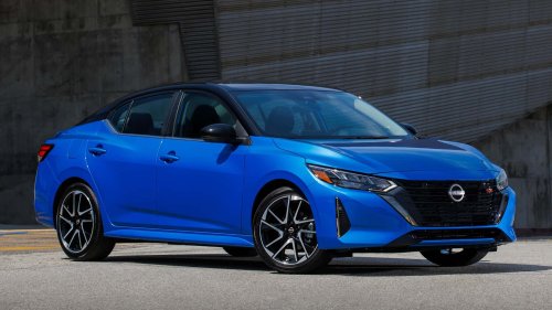 Nissan, Nissan Sentra, Nissan Sentra Baru Memulai Debut Perdana