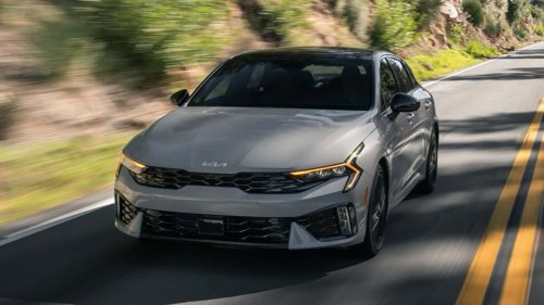 Kia, 'So Apparently Recalls Are Optional Now:' Woman Buys New Kia. 4 Days Later, It Begins Giving Out When She Hits 60 Mph