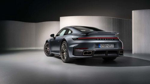 Maserati MCPURA vs. Porsche 911 Turbo S: comparativa de deportivos puros