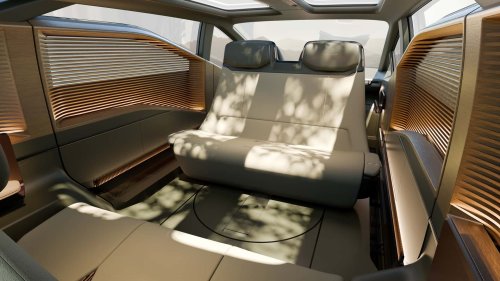 Lexus, Lexus LS, The Lexus LS Concept Reinvents the Flagship as Six-Wheel Minivan